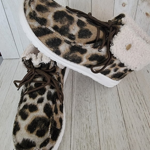 GYPSY JAZZ- ODION TAUPE LEOPARD HIGH TOP SNEAKERS - Picture 5 of 8